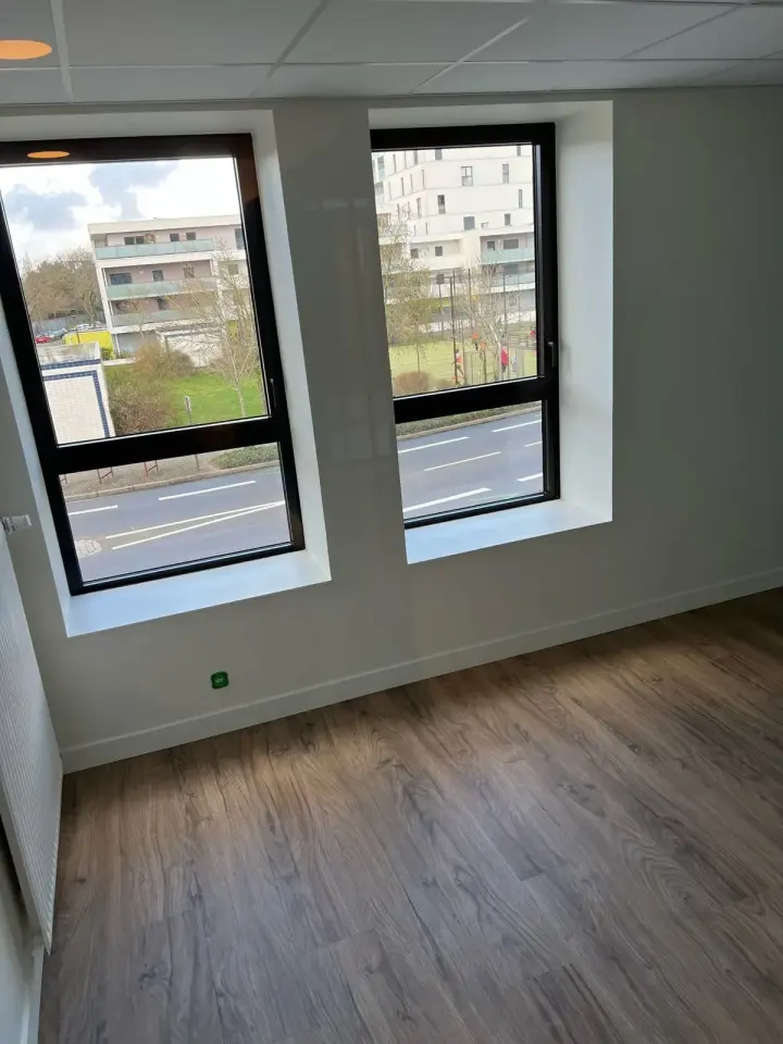 Bureaux vidés et nettoyés