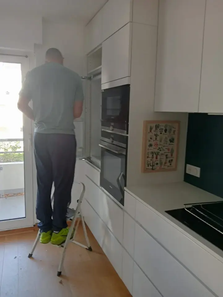 Cuisine neuve, colonnes et four
